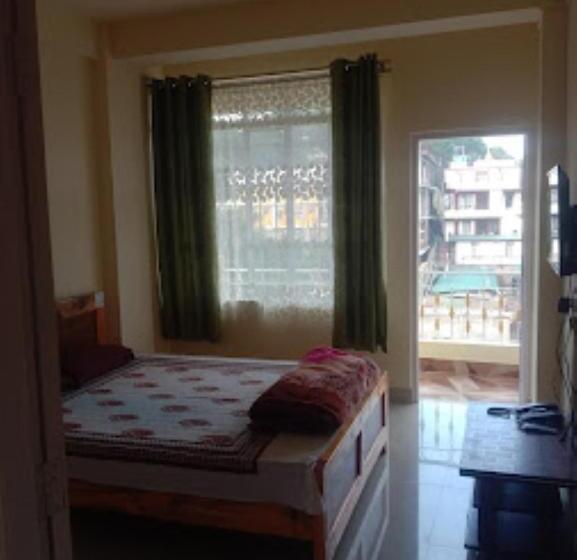 Deluxe Enkelrum, Dameki Guest House , Shillong