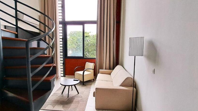 اتاق استاندارد با چشمانداز استخر, Hôtel Les Terrasses De Bonoumin