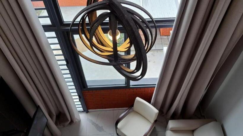 اتاق استاندارد با چشمانداز استخر, Hôtel Les Terrasses De Bonoumin