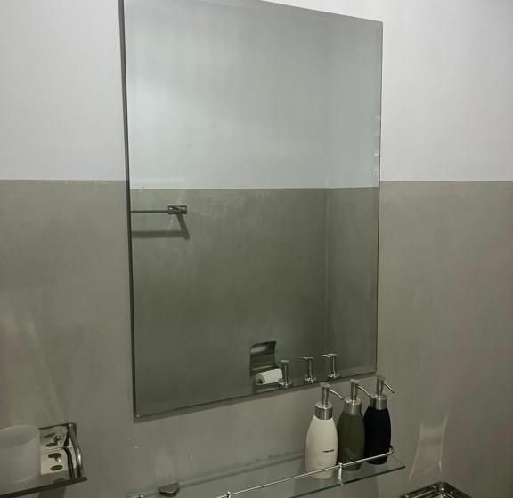 Bungalow Deluxe, Komorebi Madiha