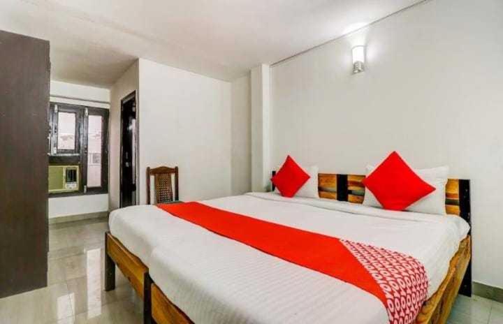 غرفة كلاسيكية ثلاثية, Oyo White House Hotel And Restaurant