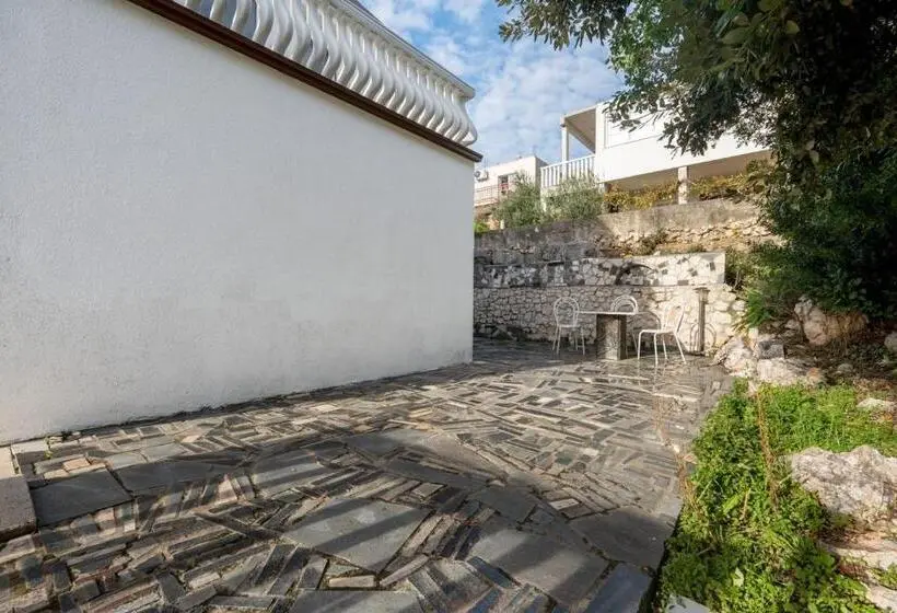 استودیوی استاندارد, Apartments Vrabac