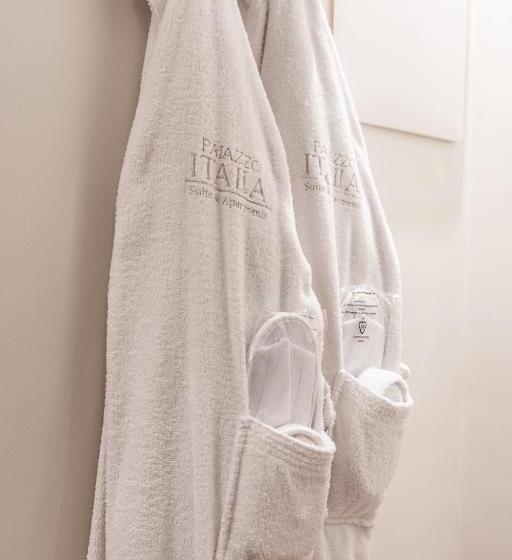 اتاق استاندارد با تخت بزرگ, Palazzo Italia Suites