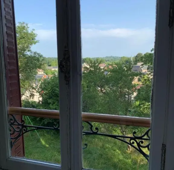 Standard Kolmen Hengen Huone Parveke, Le Château Giat