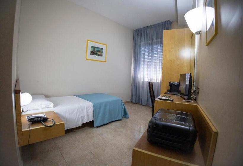 스탠다드 싱글 룸, Antum