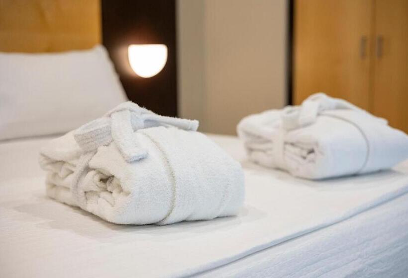 주니어 스위트, Antum