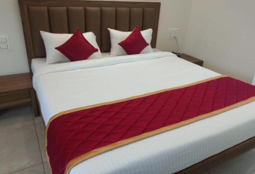 חדר סטנדרט, Rays Inn And Pegs Family Restaurant