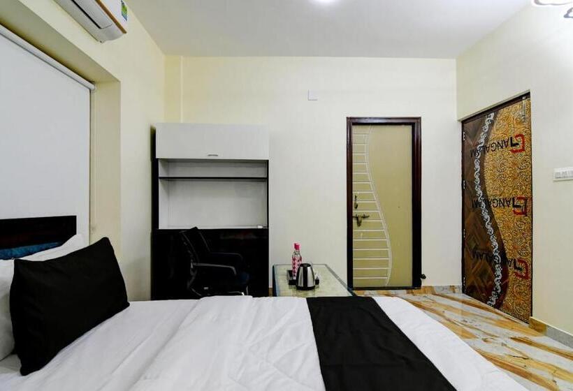 اتاق کلاسیک سه تخته, Urban Classy