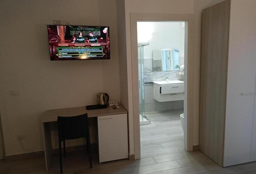 Standard Triple Room with Terrace, La Dea Rooms