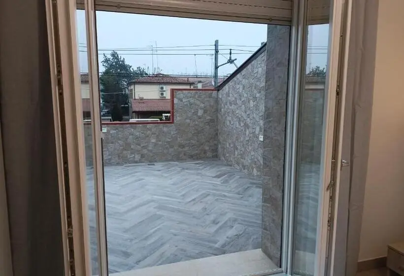 Standard Triple Room with Terrace, La Dea Rooms