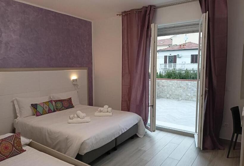 اتاق استاندارد چهار تخته, La Dea Rooms