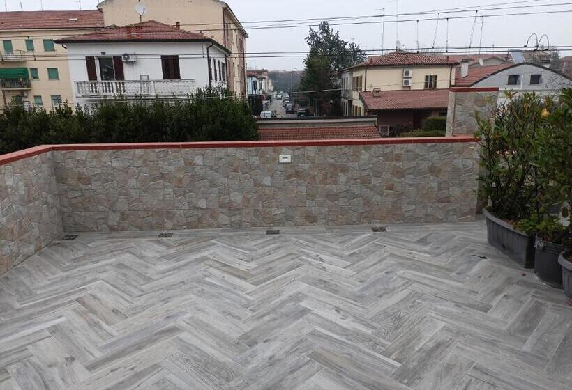 اتاق استاندارد چهار تخته, La Dea Rooms