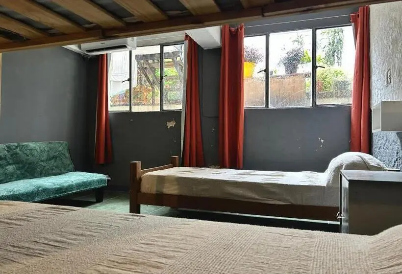تختخواب در اتاق مشترک, Hostel Bohemian