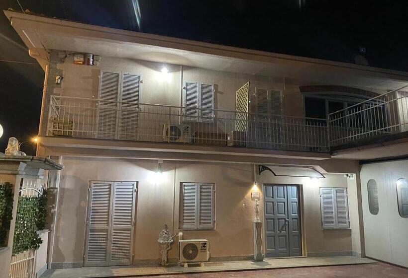 キングサイズベッドのスタンダードルーム, La Casa Di Cate & Adry