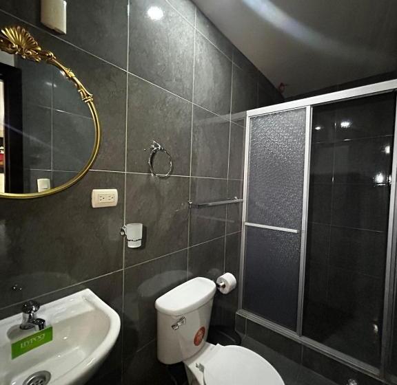 Deluxe Kamer, Melody