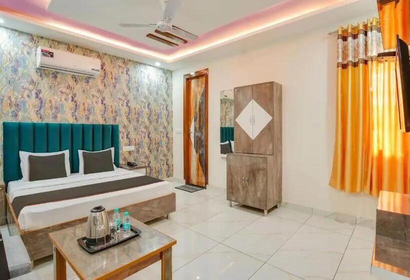Classic Kolmen Hengen Huone, Super Collection O R Burj