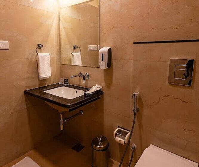 Номер Deluxe, Five Elements Hotels Mertiya Residency