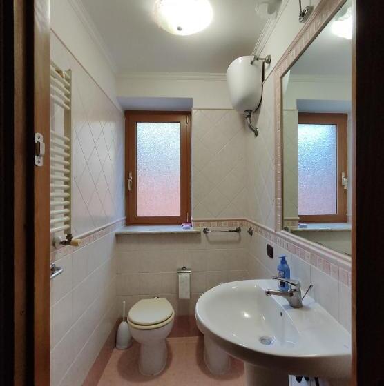 غرفة قياسية فردية, Domus Laurenza