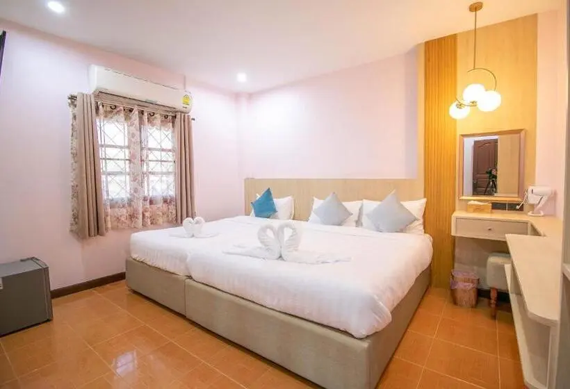 Deluxe Kolmen Hengen Huone, Ratana Boutique Resort   Mae Phim