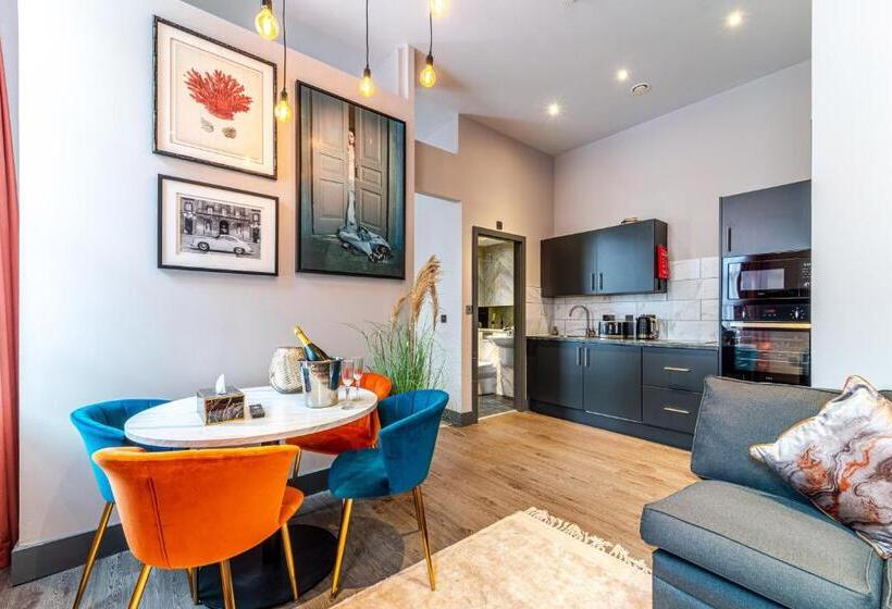 스탠다드 스튜디오, Duke Street Townhouse