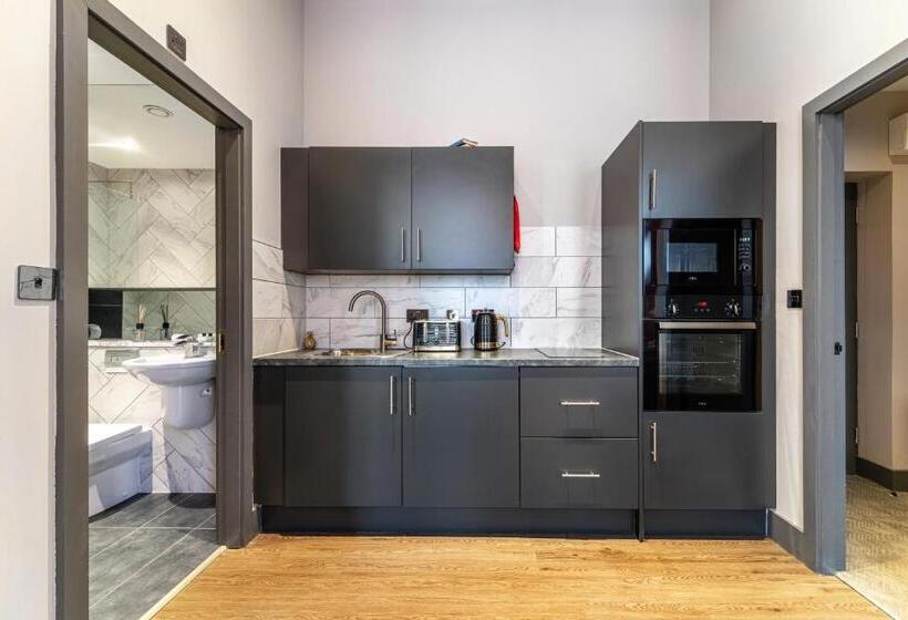 스탠다드 스튜디오, Duke Street Townhouse