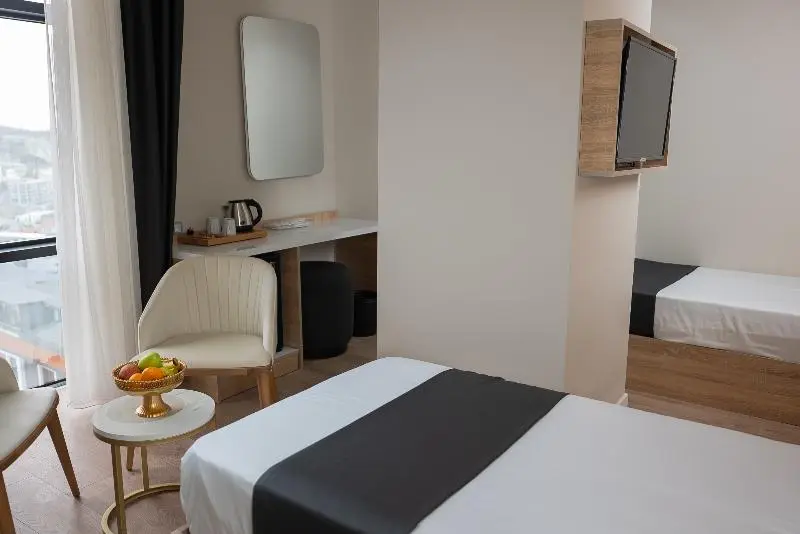 اتاق لوکس, Golden River Hotel By Continent