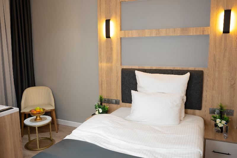 Номер Deluxe, Golden River Hotel By Continent