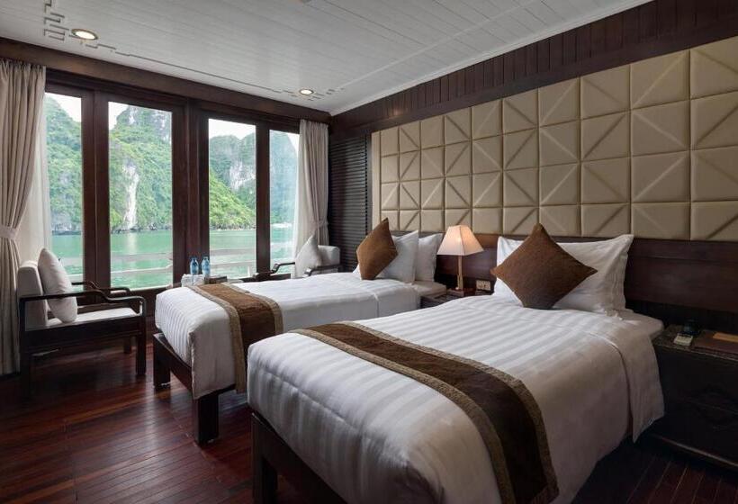 اتاق لوکس با چشمانداز دریا, Mila Cruises