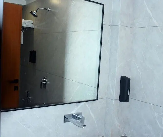 デラックスルーム, Regenta Inn Motikhavdi Jamnagar