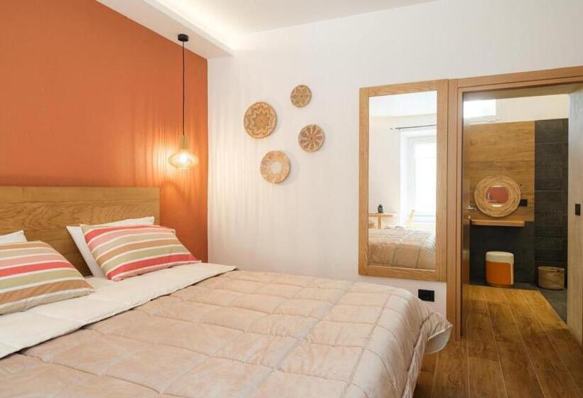 キングサイズベッドのデラックスルーム, In Centro Da Carlotta