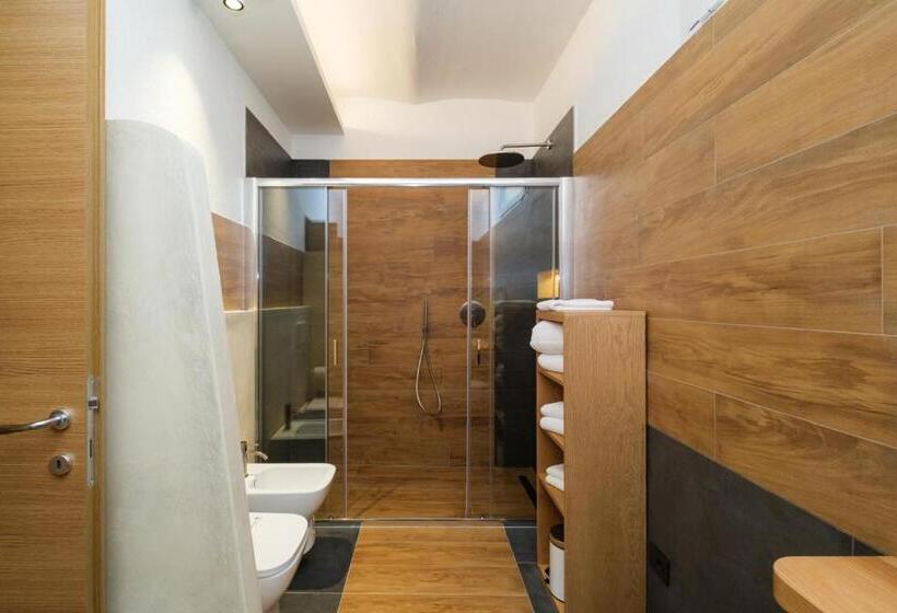 キングサイズベッドのデラックスルーム, In Centro Da Carlotta