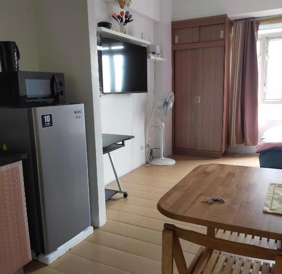 Standard Studio, Rosecondotel