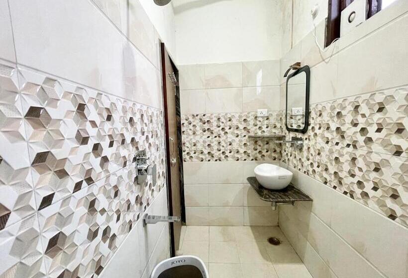 غرفة ديلوكس, Shivam ! Varanasi होटल शिवम హోటల్ శివం ஹோட்டல் சிவம் Forɘigner S Choice ! Fully Air Conditioned Hote