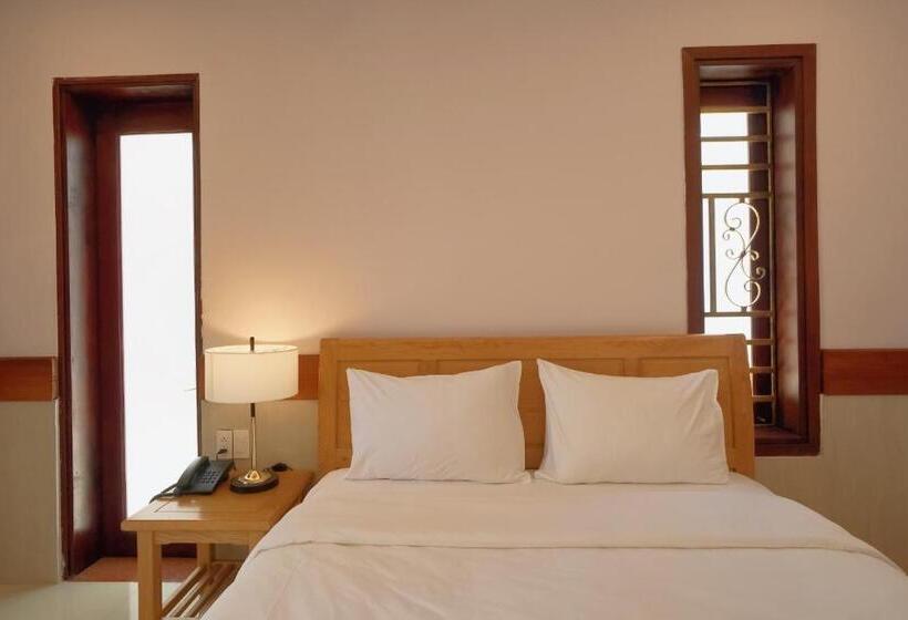 اتاق لوکس با بالکن, Ong Tam Tra Que Villa