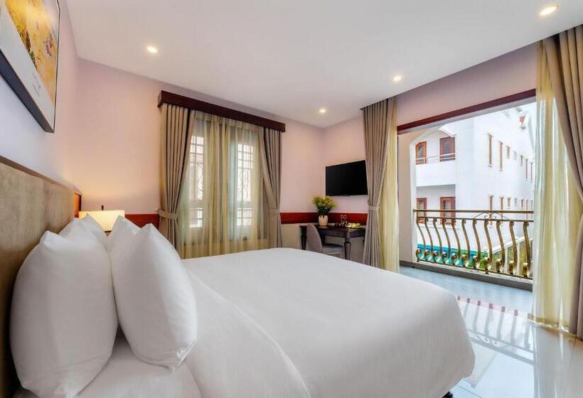 اتاق لوکس با بالکن, Ong Tam Tra Que Villa