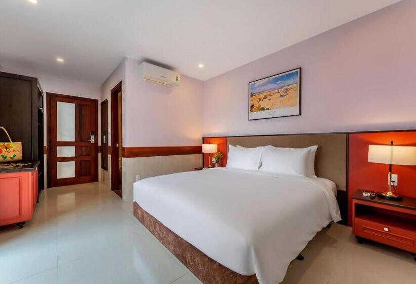 اتاق لوکس با بالکن, Ong Tam Tra Que Villa