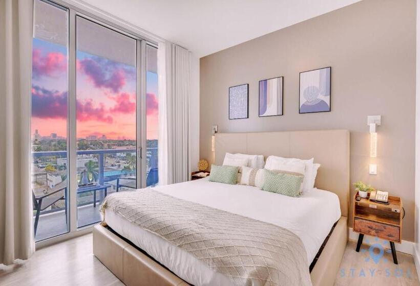 침실 2개 아파트, Costa Hollywood Design