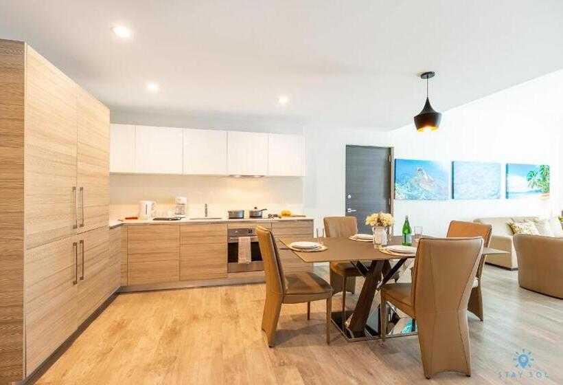 דירה בת חדר שינה 1 עם מרפסת, Costa Hollywood Design