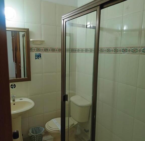 חדר קומפורט לשלושה, Ejecutivo