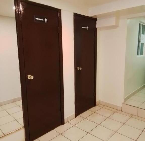 חדר בסיסי, Estancia La Ocho