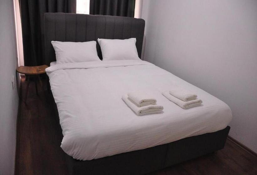 اتاق لوکس, Navan