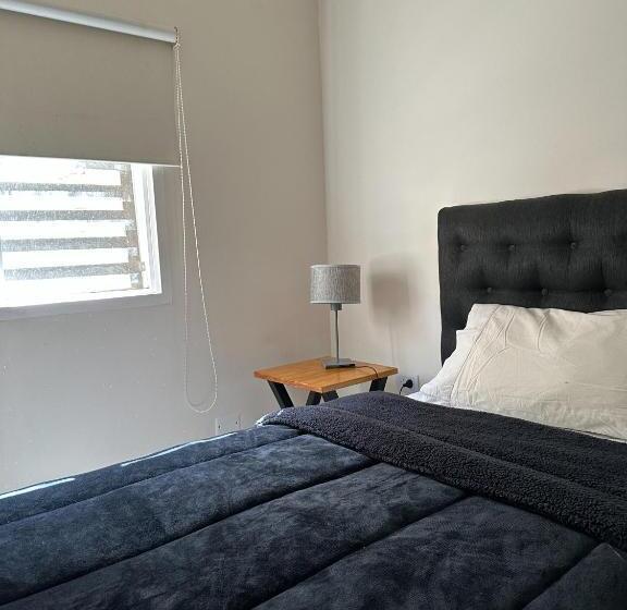 تختخواب در اتاق مشترک, Hostel Mamina