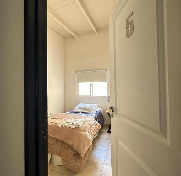 اتاق استاندارد یک نفره, Hostel Mamina