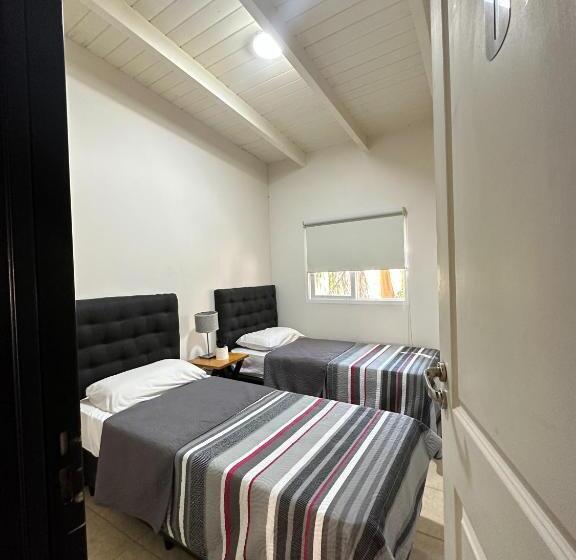 اتاق استاندارد با 2 تخت دوبل, Hostel Mamina