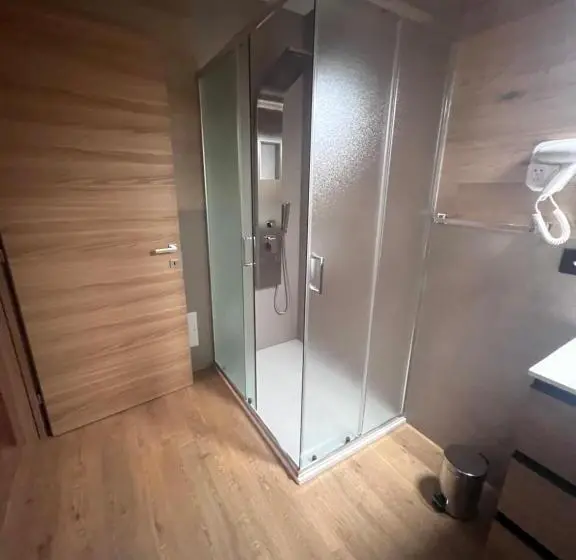 コンフォートトリプルルーム, Anemone Bianco Suite Rooms