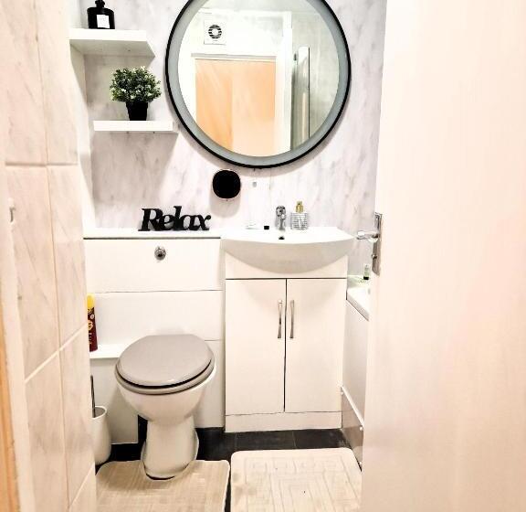 이코노미 룸, Flat 16 Homedale House