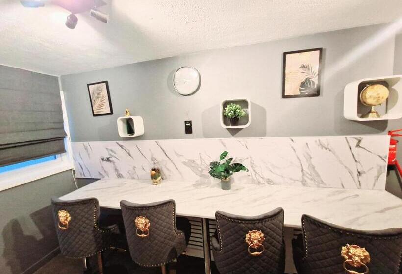 이코노미 룸, Flat 16 Homedale House