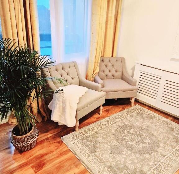 스탠다드 발코니 룸, Flat 16 Homedale House