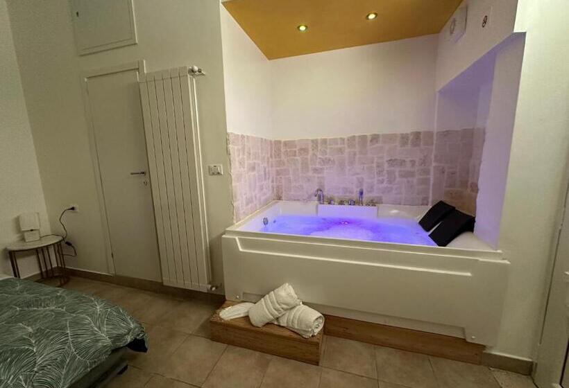 Номер Deluxe, Le Plaisir Luxury Room Con Vasca Idromassaggio