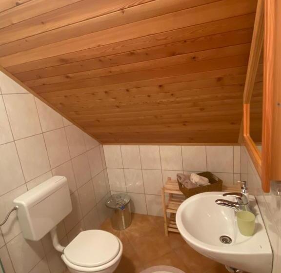 اتاق استاندارد, Rooms Kočna